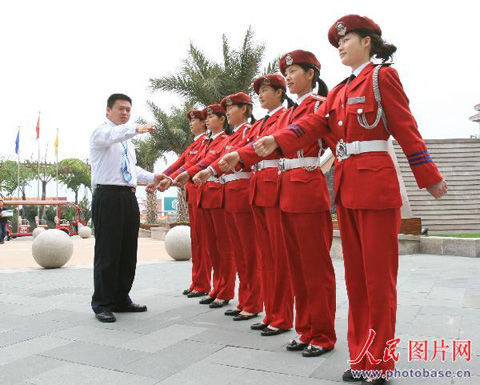 物业管理客服如何借力“钱眼产品”实现降本增效